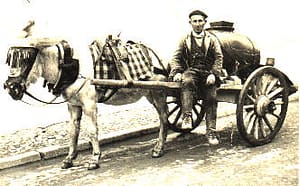 Aguador en su carro con caballo